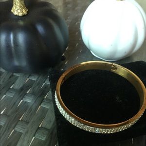 Beautiful bracelet with rinestones